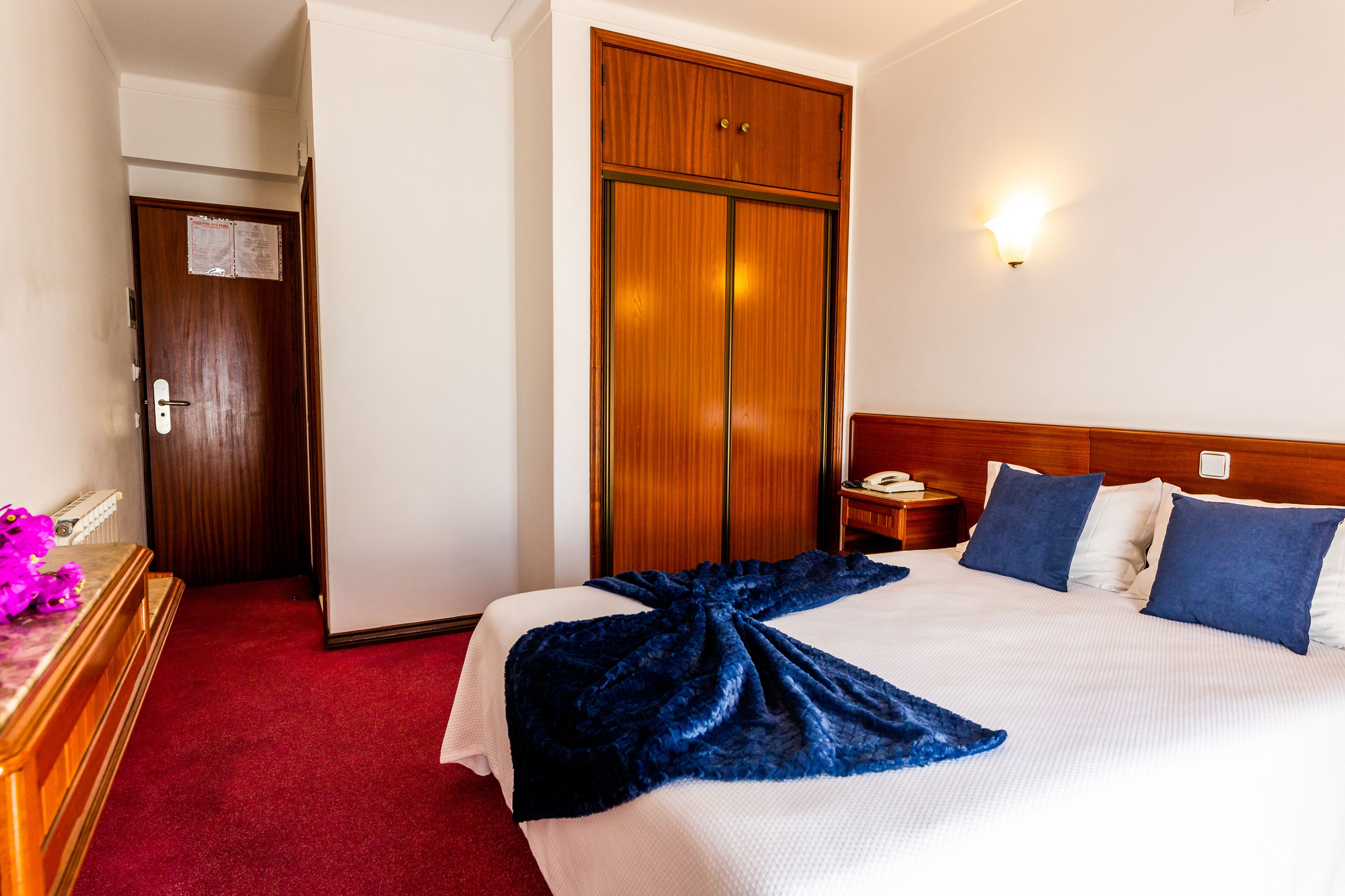 double room | 1 bedroom, desk, free wifi, bed sheets