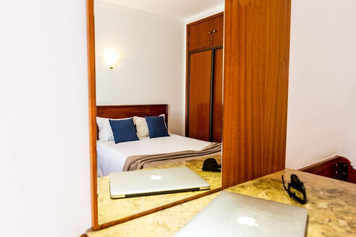 Desk, WiFi (free), bed sheets