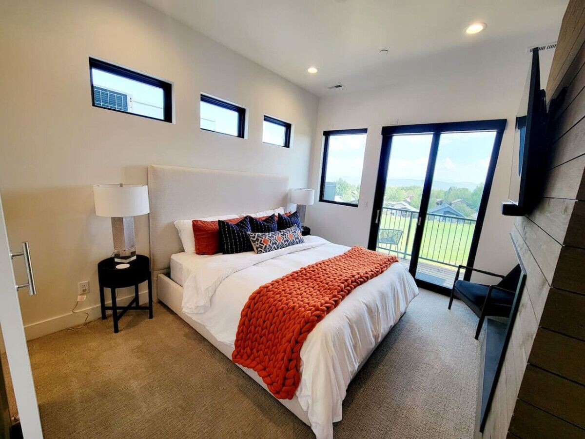 3 chambres, bureau, Wi-Fi gratuit, draps fournis