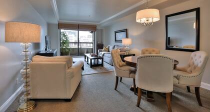 Sparkling Clean Condo and With
All Amenities!!