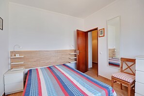 2 habitaciones, tabla de planchar con plancha y wifi gratis 