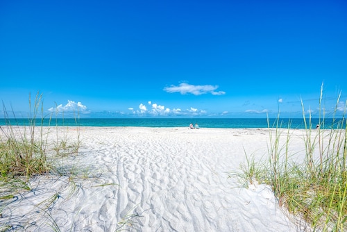 3's Company-"Villa Jack"-1 Block from Gulf of Mexico, 300 feet to the Gulf