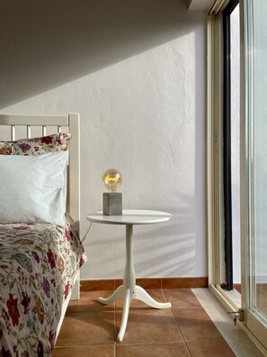 3 bedrooms, iron/ironing board, travel cot, free WiFi