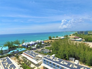 Exterior - The Grove 1BR Apt /w Rooftop Pool+Onsite Amenities (West Bay)