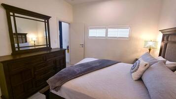 1 soverom, strykejern/-brett, wi-fi og sengetøy