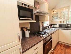 Dishwasher, cookware/dishes/utensils