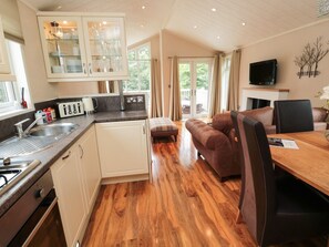 Dishwasher, cookware/dishes/utensils