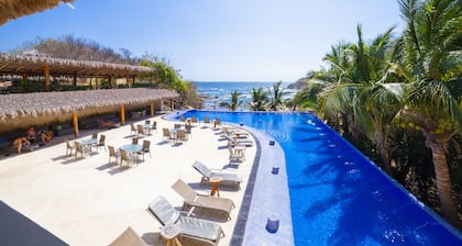 Coral Blue Huatulco All Inclusive