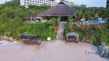 Privatstrand, Strandtücher, Massagen am Strand, Schnorcheln