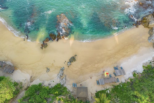 Privatstrand, Strandtücher, Massagen am Strand, Schnorcheln