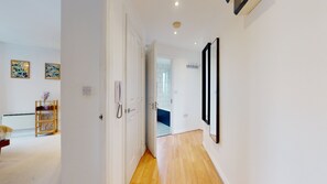Interior - Cozy Hackney Apartment (London)