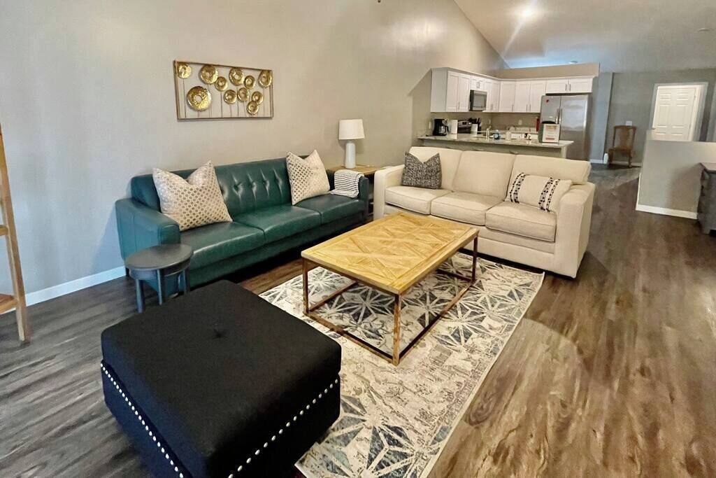 Televisión y oficina 