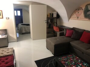 2 chambres, bureau, fer et planche à repasser, accès au Wi-Fi (inclus)