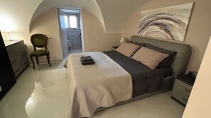 2 Schlafzimmer, Schreibtisch, Bügeleisen/Bügelbrett, kostenloses WLAN