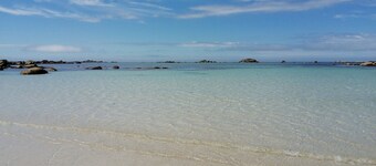 Bed and breakfast near the Côte des Légendes beach