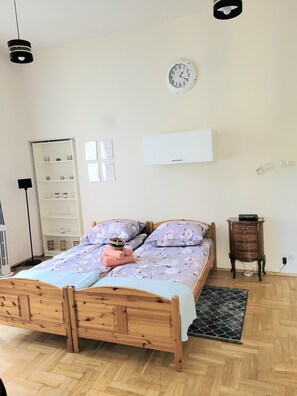 1 chambre, fer et planche à repasser, accès au Wi-Fi (inclus)