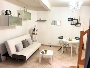 TV - Country house (Pommeuse)