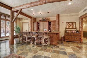 Interior - Luxury Ski in Ski out Condo/Pool and Hot Tub Access/Private Patio (Keystone)