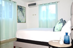 3 habitaciones, tabla de planchar con plancha, wifi y ropa de cama 