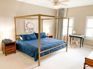 2 bedrooms, free WiFi, bed sheets - Downtown Raleigh- Walk to Capital, NC State, Starbucks, Peace University, Food (Raleigh)