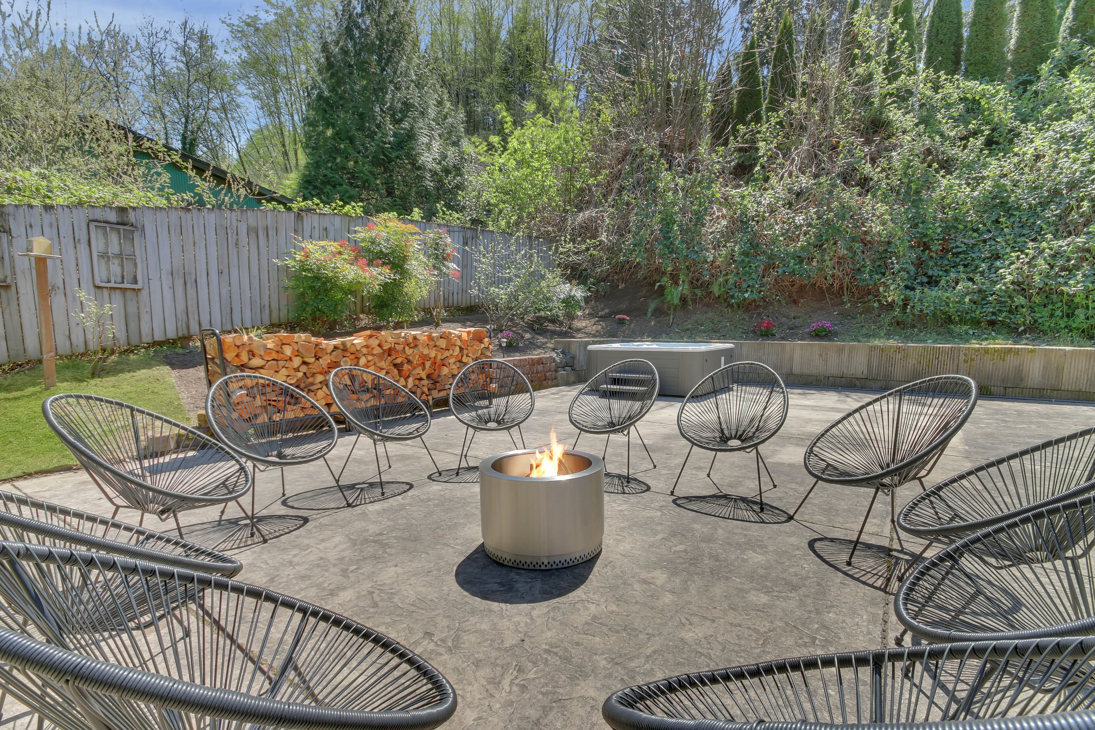 Gig Harbor Haven- Brand New Hot Tub, Seclusion & Scenic Views of Nature!