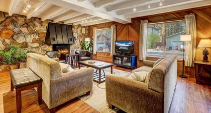 Paloma Place Hot Tub | Game Room | Pool Table