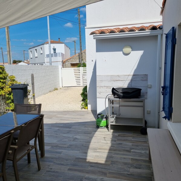 Outdoor dining - Typical Vendée house (La Tranche-sur-Mer)