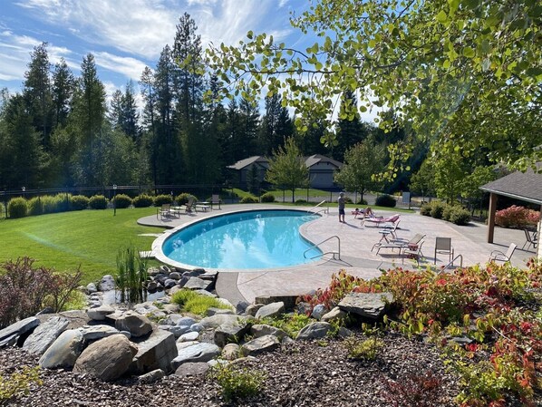 Hus (OL243) | Basseng | Utendørsbasseng