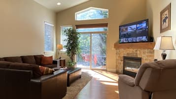 Rumah (OL243) | Ruang keluarga