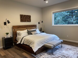 4 chambres, fer et planche à repasser, accès au Wi-Fi (inclus)