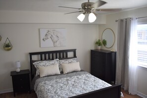 1 Schlafzimmer, Reisekinderbett, kostenloses WLAN, Bettwäsche
