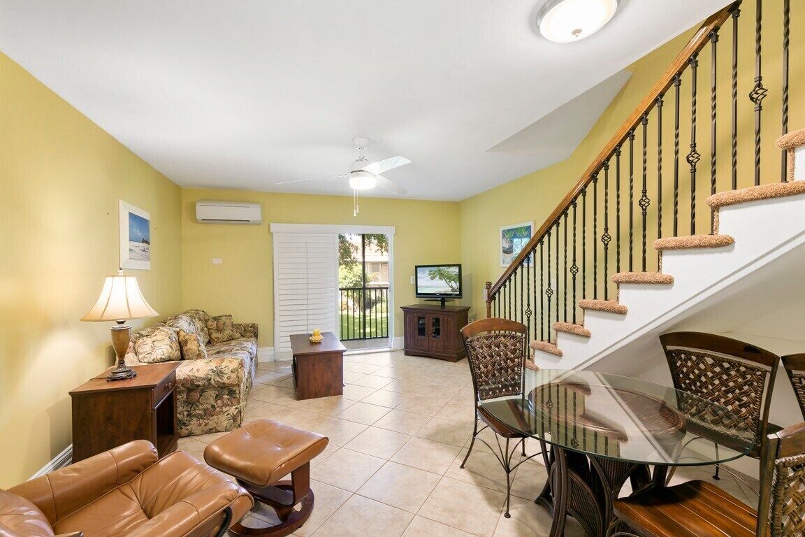 Island Manor-2 BDR Condo Across from Beach