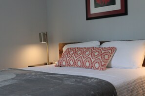 2 bedrooms, desk, iron/ironing board, free WiFi