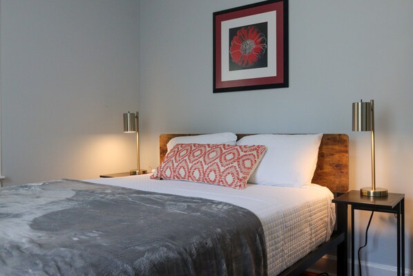 2 camere, una scrivania, ferro/asse da stiro, Wi-Fi gratuito