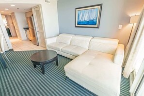 TV - Renovated, contemporary,Nice,low-floor,Oceanfront! (Myrtle Beach)