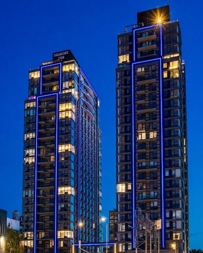 Global Luxury Suites at The Arches