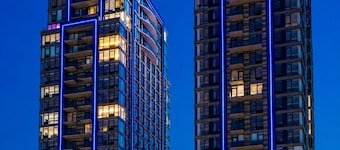 Global Luxury Suites at The Arches