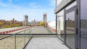 Standard Studio Suite, 1 Double Bed, Balcony | Balcony