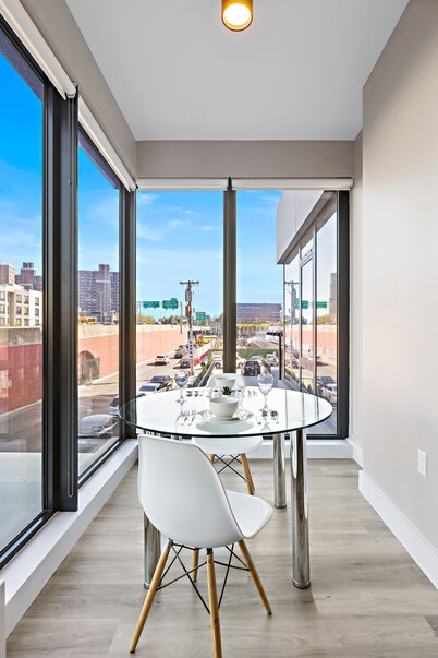 Global Luxury Suites at The Arches