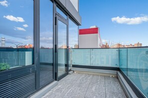 Studio Suite Deluxe, 1 giường cỡ king, ban công | Hiên