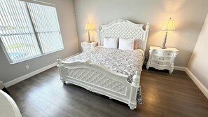 4 bedrooms, iron/ironing board, WiFi, bed sheets