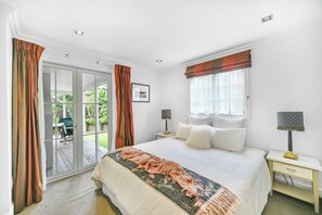 4 bedrooms, iron/ironing board, travel crib, free WiFi - Cooks Cottage - Russell Cottages Collection (Russell)