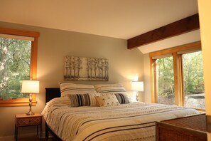 3 bedrooms, iron/ironing board, free WiFi, bed sheets - Quiet & Peaceful (Galena)