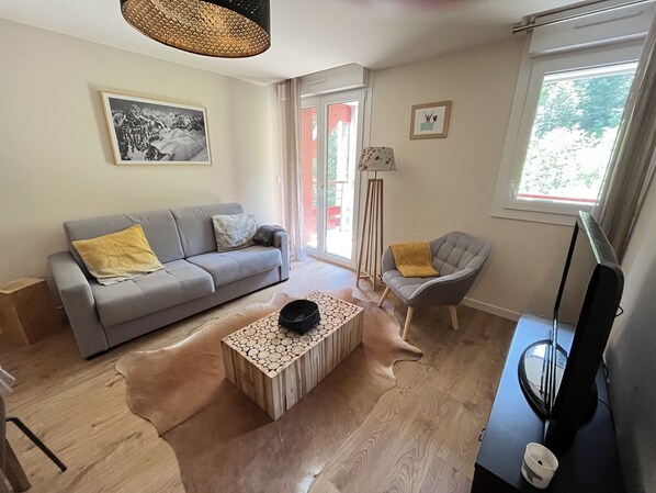 TV, books - Cosy new apartment for 6/8 people at the foot of the slopes Arc 1800 (Bourg-Saint-Maurice)