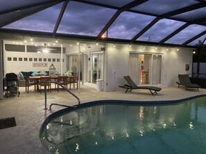 Outdoor pool, a heated pool - Beautiful waterfront home, heated pool, bbq, dock, close to beaches, restaurant (Port Charlotte)