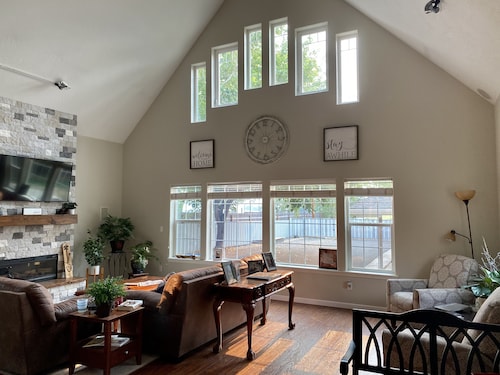 Spacious Custom Retreat with a Pool!