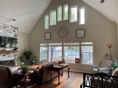 Spacious Custom Retreat with a Pool!