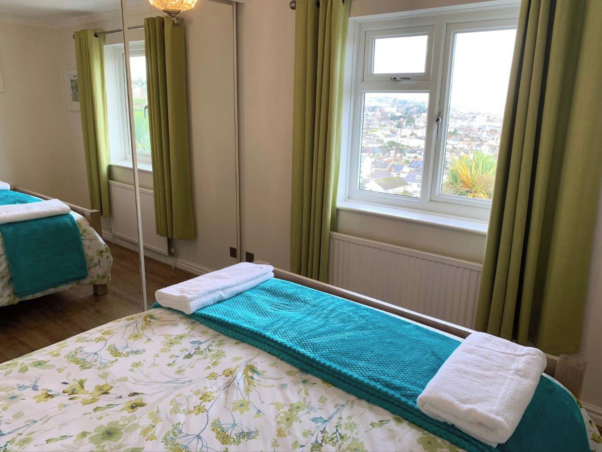 3 bedrooms, bed sheets