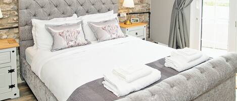 1 室のベッドルーム、WiFi (無料)、ベッドシーツ