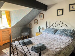 2 quartos, Wi-Fi de cortesia, roupa de cama